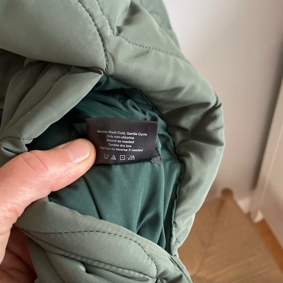 Summersalt Eco Quilted Lightweight Jacket - Picture 2 of 5